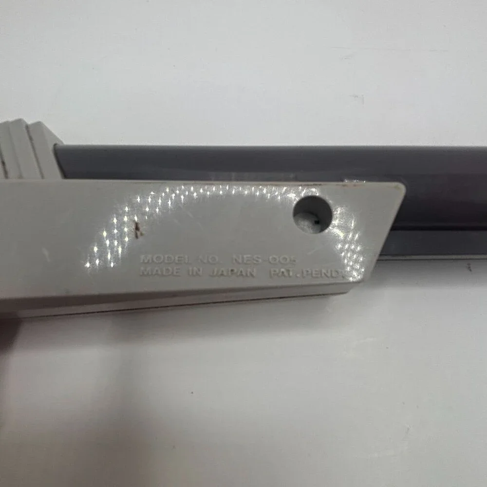 OEM Gray Nintendo Entertainment System Zapper Light Gun NES Controller NES-005